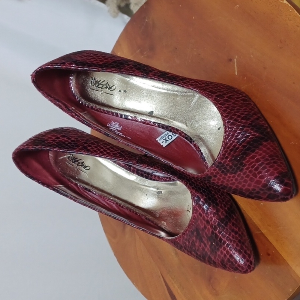 Mossimo womens 4 in. Heels 👠 IN A BEAUTIFUL BLACK AND RED ANIMAL PRINT